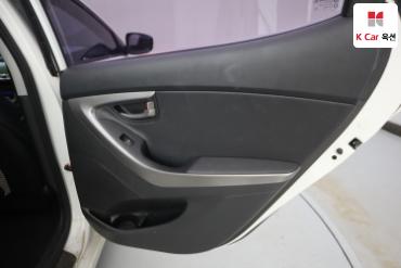 2012 - hyundai avante