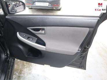 2012 - toyota prius