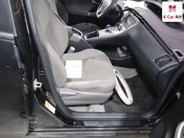 2012 - toyota prius