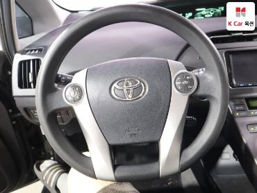 2012 - toyota prius