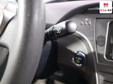 2012 - toyota prius