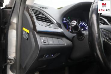 2011 - hyundai grandeur