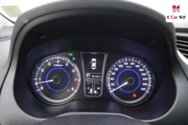 2011 - hyundai grandeur