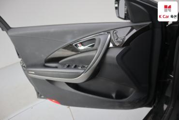2011 - hyundai grandeur