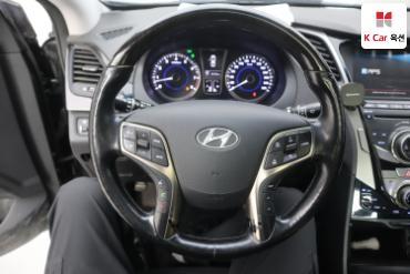 2011 - hyundai grandeur