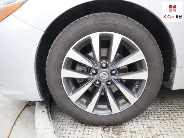 2017 - nissan altima