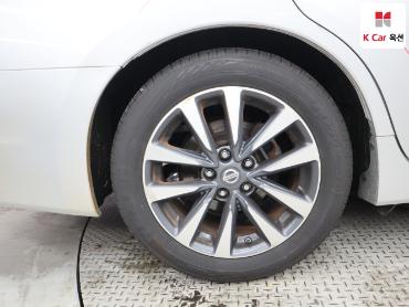 2017 - nissan altima
