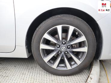 2017 - nissan altima