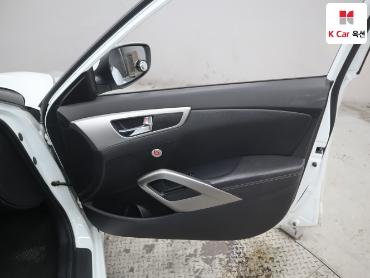 2014 - hyundai veloster