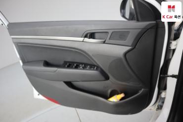 2017 - hyundai avante