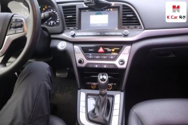 2017 - hyundai avante