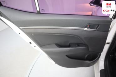 2017 - hyundai avante