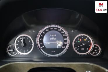 2011 - mercedes-benz e300