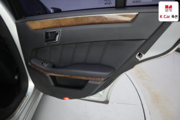2011 - mercedes-benz e300
