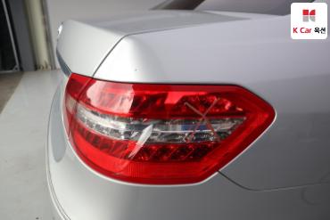 2011 - mercedes-benz e300