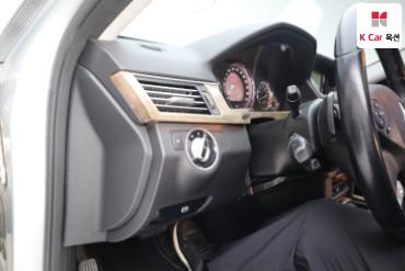 2011 - mercedes-benz e300