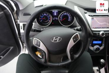 2012 - hyundai avante