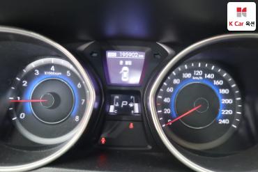 2012 - hyundai avante
