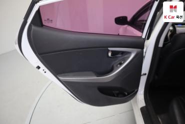 2012 - hyundai avante