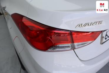 2012 - hyundai avante