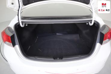 2012 - hyundai avante