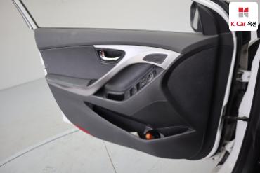 2012 - hyundai avante