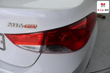 2012 - hyundai avante