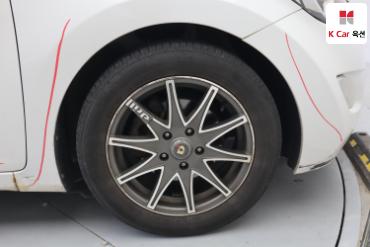 2012 - hyundai avante