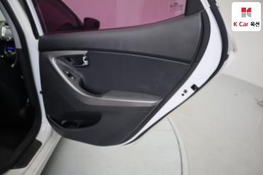 2012 - hyundai avante