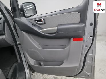 2012 - hyundai grand starex