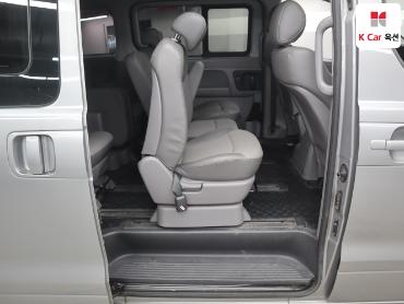 2012 - hyundai grand starex