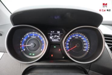 2015 - hyundai avante