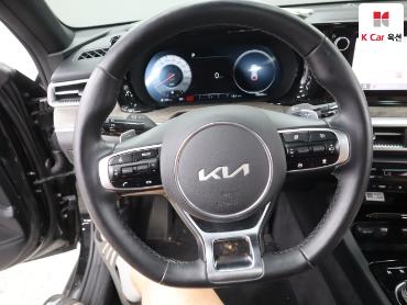 2022 - kia k5