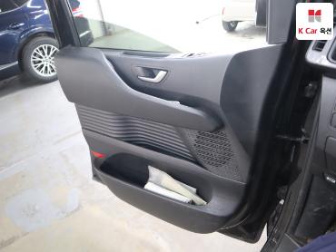 2022 - hyundai staria