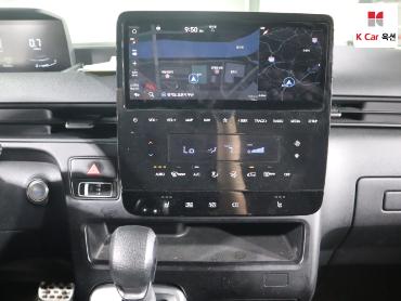 2022 - hyundai staria