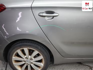 2014 - kia carens