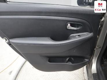 2014 - kia carens