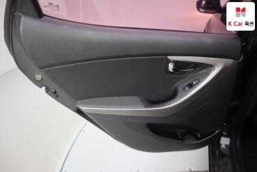 2012 - hyundai avante