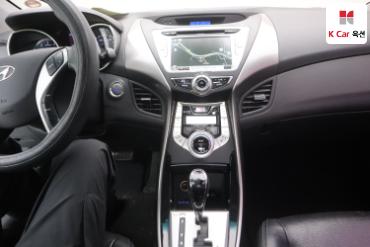 2012 - hyundai avante