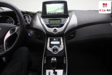 2011 - hyundai avante