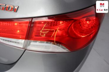 2011 - hyundai avante