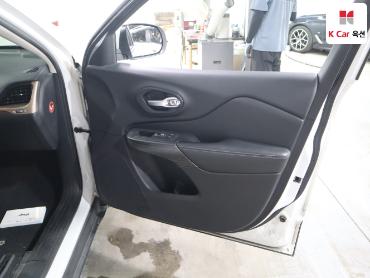 2015 - jeep cherokee