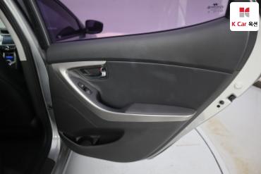 2012 - hyundai avante