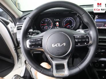 2022 - kia k5