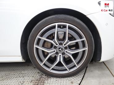 Mercedes-Benz E220D 2023 — صورة 41