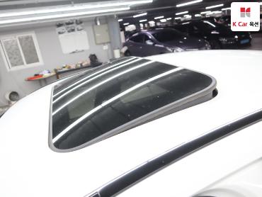 Mercedes-Benz E220D 2023 — صورة 22