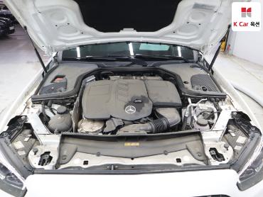 Mercedes-Benz E220D 2023 — صورة 34