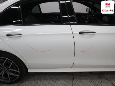 Mercedes-Benz E220D 2023 — صورة 40