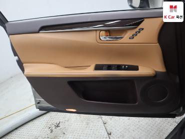 2018 - lexus es300h