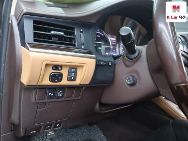 2018 - lexus es300h
